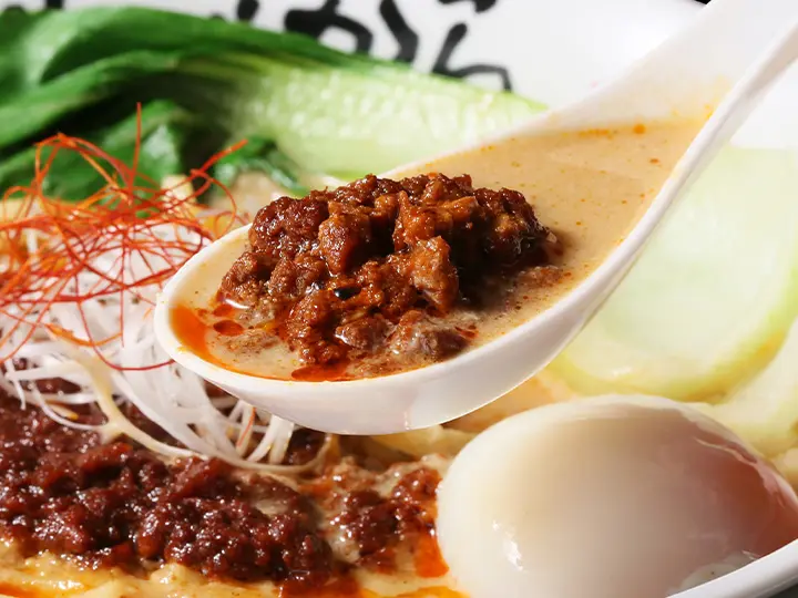 リッチなゴマの香りとクリーミーなスープが絶品な担々麺!